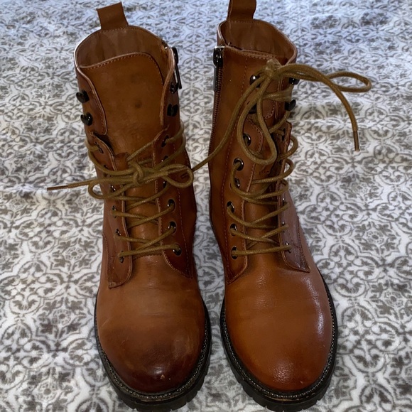 Women's Lace-Up Ankle Boots in chestnut brown. 100% genuine soft leather - Picture 2 of 9